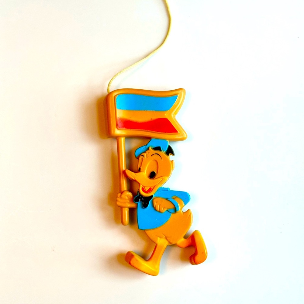 Vintage Donald Duck Plastic Toy Piece